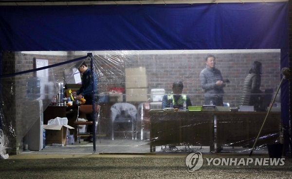 문제지 보안 위해 합동 경비 중/ 사진=연합뉴스