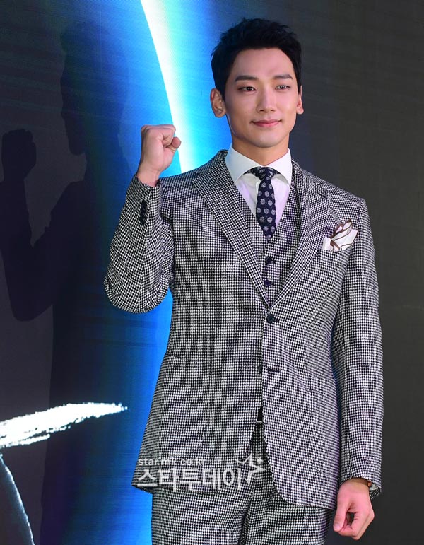 이시언 논란해명한 정지훈/사진=스타투데이