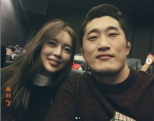 이종격투기 선수 김동현과 부인 송하율 씨 /사진=김동현 인스타그램