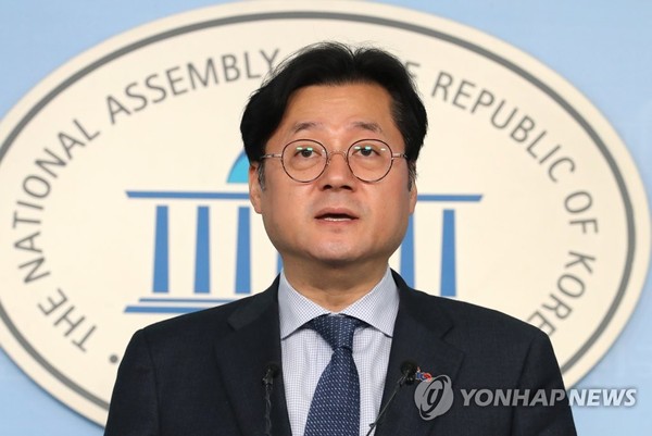 브리핑 하는 홍익표 /사진=연합뉴스