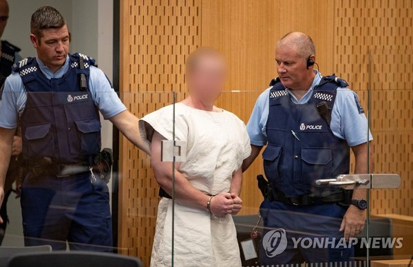 법정에 모습 드러낸 뉴질랜드 총격테러범 브렌턴 태런트 /사진=연합뉴스
