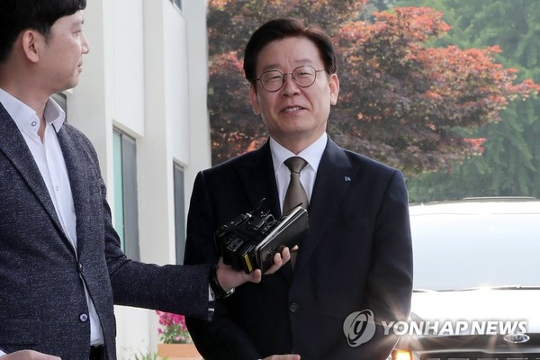질문에 답하는 이재명 지사/사진=연합뉴스