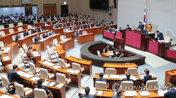 의사봉 두드리는 김재원 위원장 /사진=연합뉴스