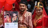 첫 혼인신고 '동성 커플' 탄생한 네팔…남아시아 첫 사례