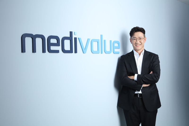 메디밸류, 발치 없는 자연치아 활용 소재 개발..."임플란트 대체할 기술... - 뉴스 썸네일 이미지