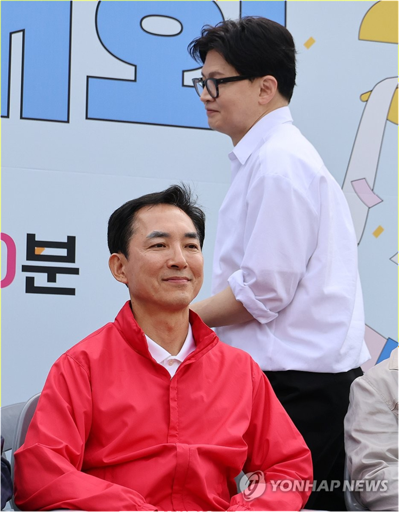 "대화 없이 악수만"...어색한 한동훈·박민식, 하정우는 불참 - 뉴스 썸네일 이미지