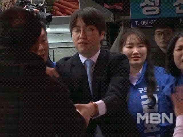 하정우 악수 논란 관련 보도