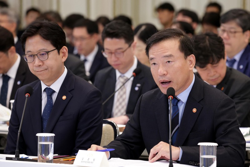 14세 미만 SNS 가입 제한되나...청소년 알고리즘 규제 추진 - 뉴스 썸네일 이미지
