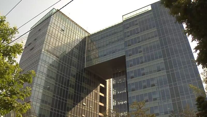 변시 중 휴대전화 발각되자 '영장 가져와'&hellip;法 "응