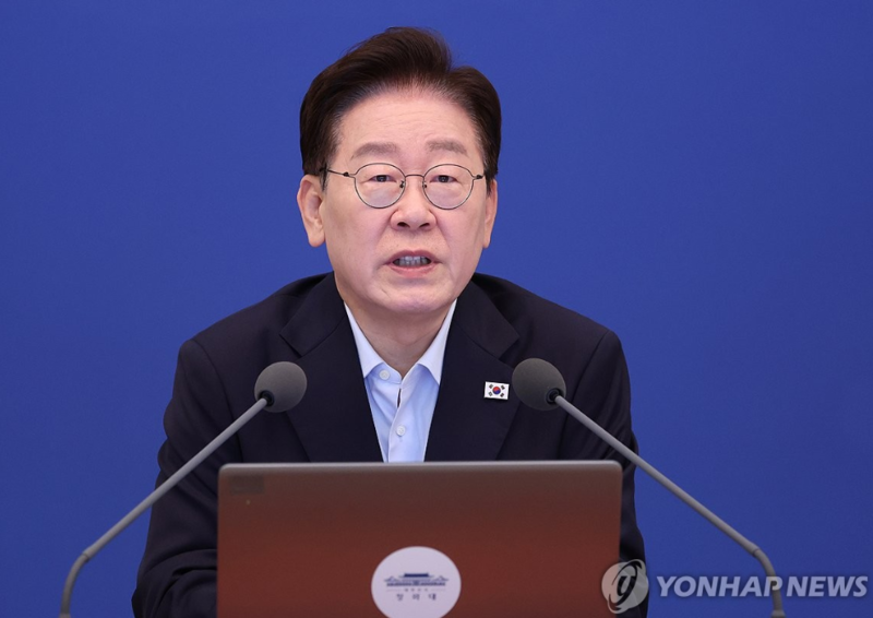 이 대통령의 경고 "경찰이 가장 큰 권력 되는데 이대로 둬선 안 돼"