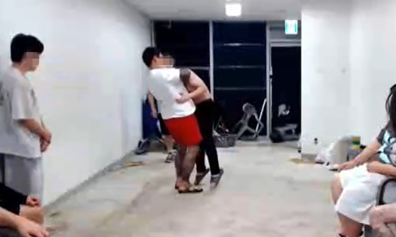 유튜브서 20대 기절시키고 방치… 조폭 출신 격투기선수 입건