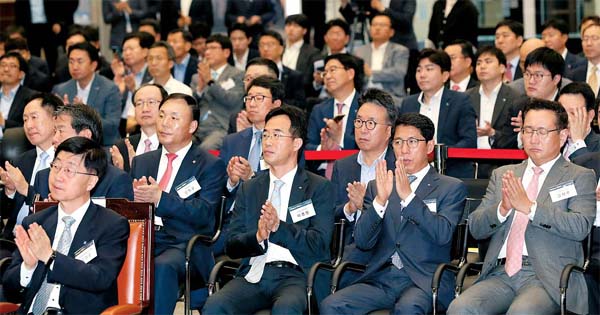 14일 `매경 자본시장 대토론회`에서 김정운 한국상장회사협의회 부회장, 이병철 KTB금융그룹 부회장, 최석종 KTB투자증권 사장, 김태우 KTB자산운용 사장, 이진국 하나금융투자 ...