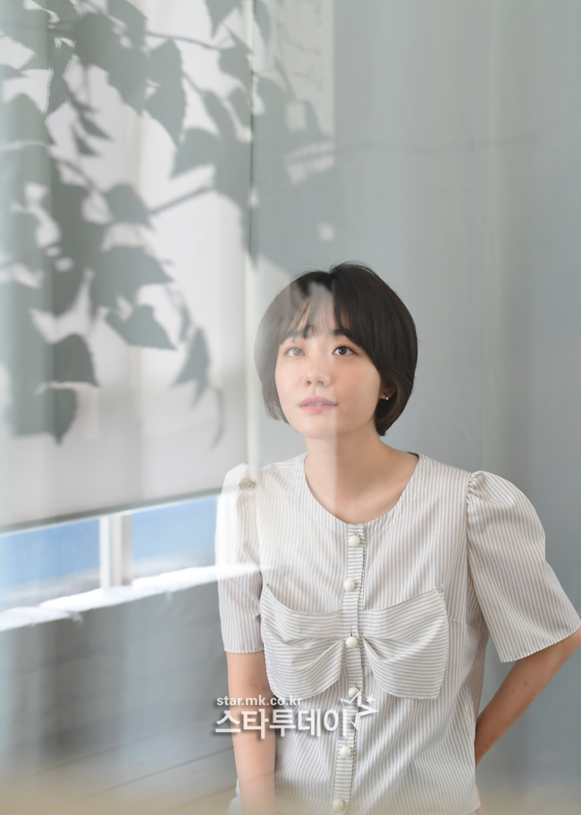 맑은 미모, 부드러운 미소가 인상적인 배우 소주연. 사진|강영국 기자