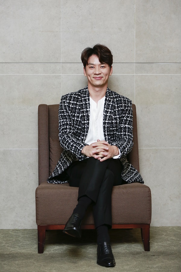 정상훈은 개그맨이라는 일부의 오해 덕에 지금의 자신도 있다며, 고맙게 받아들였다. 제공|태원엔터테인먼트
