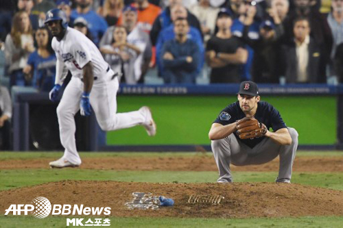 Boston a sorti quatre matchs. Quelqu'un doit jeter. Photo (Los Angeles) = © AFPBBNews = News1