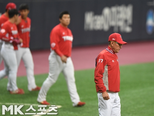 김기태(사진) 감독이 사퇴를 밝힌 가운데 KIA가 16일 광주 kt전서 패하며 6연패 늪에 빠졌다. 사진=MK스포츠 DB