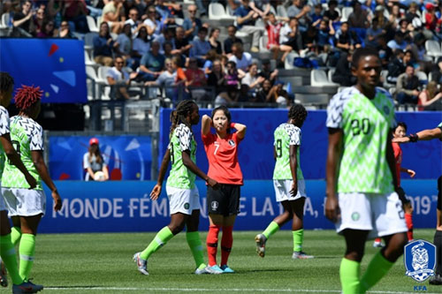 대한민국은 12일 오후(한국시간) 가진 2019 FIFA 프랑스 여자월드컵 조별리그 A조 2차전에서 나이지리아에 0-2로 졌다. 오는 18일 노르웨이전에서 대승을 거둬야 16강 진...