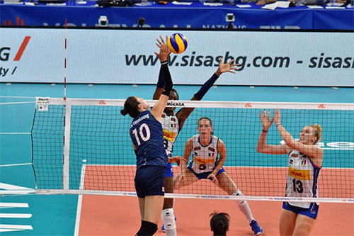 김연경(10번)은 13일(한국시간 열린 2019 VNL 이탈리아전에서 16득점을 올렸으나 대한민국의 패배를 막지 못했다. 사진=국제배구연맹(FIVB) 홈페이지