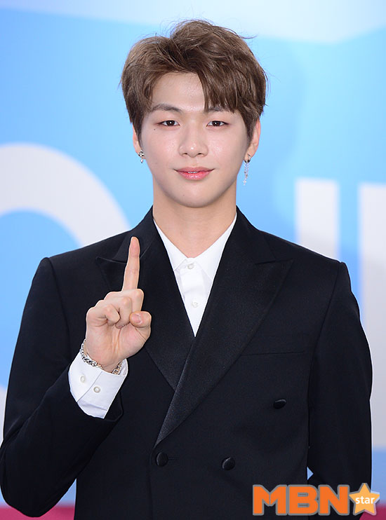 강다니엘 일정연기 사진=DB