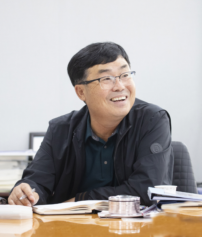카메라 필름 영업사원이 만든 전기매트…연매출 700억원 성장