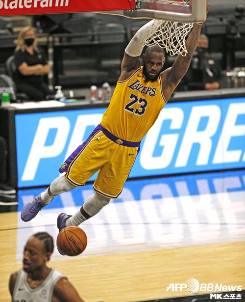 르브론 제임스가 트리플 더블로 팀 승리를 이끌었다. 사진=ⓒAFPBBNews = News1