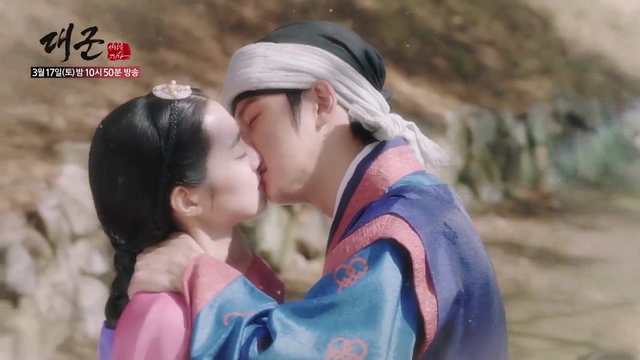 「휘(윤시윤)과 강(주상욱) 사이에서 위태롭던 자현(진세연)은 강물에 몸을 던진다. 휘(윤시윤)은 자현(진세연)을 구하기 위해 강물로 뛰어들며 서로에 대한 마음을 확인하고 사랑을 키워간다. 하지만 강(주상욱)의 혼인식날 휘(윤시윤)이 왕자임을 알게된 자현(진세연)은 깊은 배신감을 느끼고.. 한편 북방에서는 여진족의 침입소식이 전해지고 주상(송재희)가 쓰러지는데..」的圖片搜尋結果