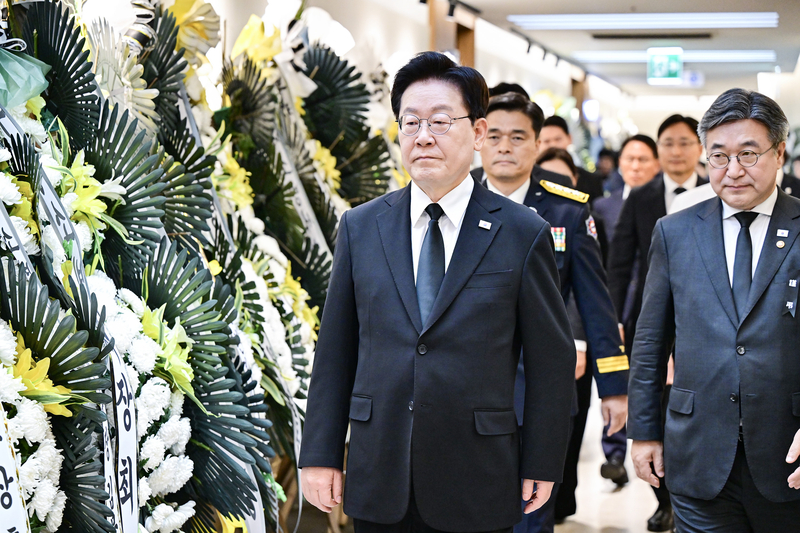 이재명 대통령, 순직 소방관 빈소 조문. 2026.10.17 / 사진=연합뉴스