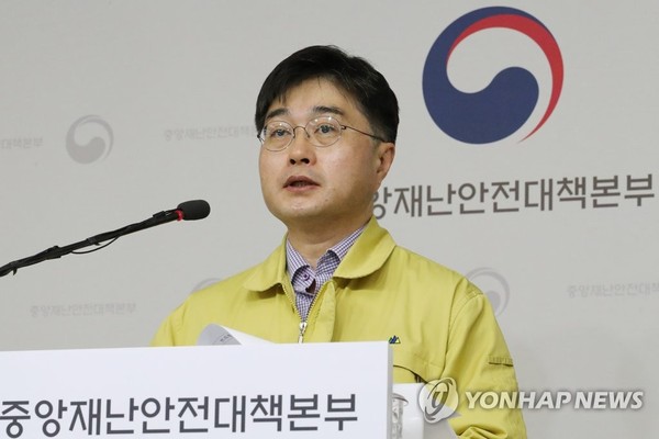 정부 "'무증상 입국자' 귀가에 공항 리무진 지원 검토" / 사진=연합뉴스