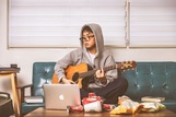 ‘싱어송라이터’ 범진, 신보 ‘바래’로 컴백... 오늘 공개
