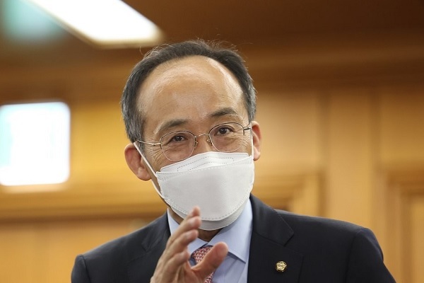 尹 정부 첫 경제부총리 추경호, 과거 발언 조명…"다주택자가 범죄자냐"