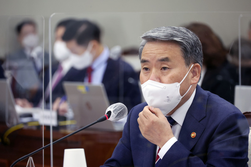 이종섭 국방부 장관이 4일 서울 용산구 국방부에서 열린 국방부 등에 관한 국정감사에서 의원들의 질의에 답변하고 있다. / 사진=국회사진기자단