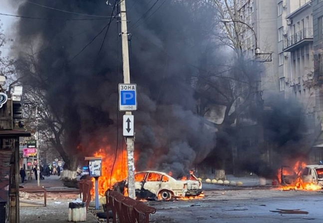 러시아가 24일(현지시각) 우크라이나 헤르손 지역에 무차별 포격을 가하면서 10명의 사망자가 발생했다. / 사진=연합뉴스