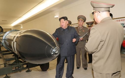 北, 이례적 핵 무기창고 공개…탄두 모자이크 처리 없이 '능력 과시'
