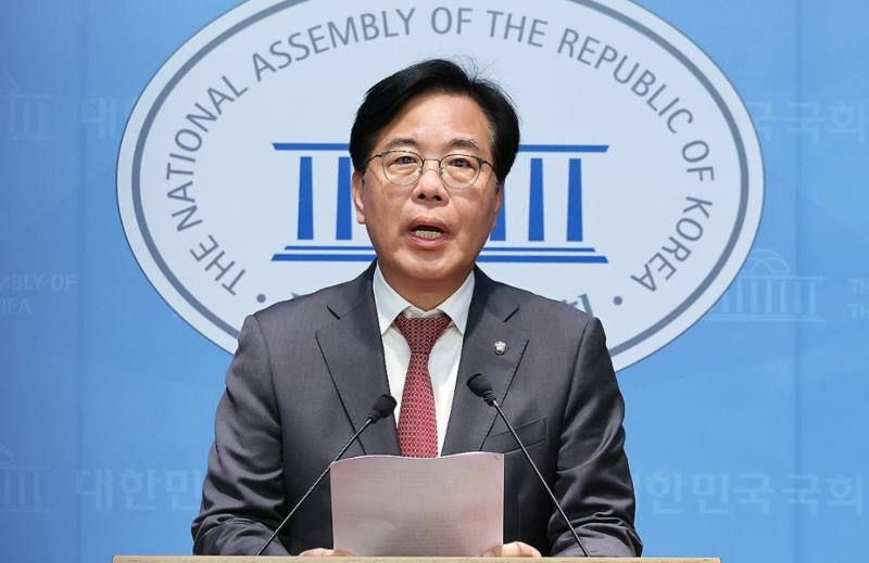 국민의힘 송언석 의원이 12일 서울 여의도 국회 소통관에서 원내대표 출마 선언을 하고 있다. / 사진=연합뉴스
