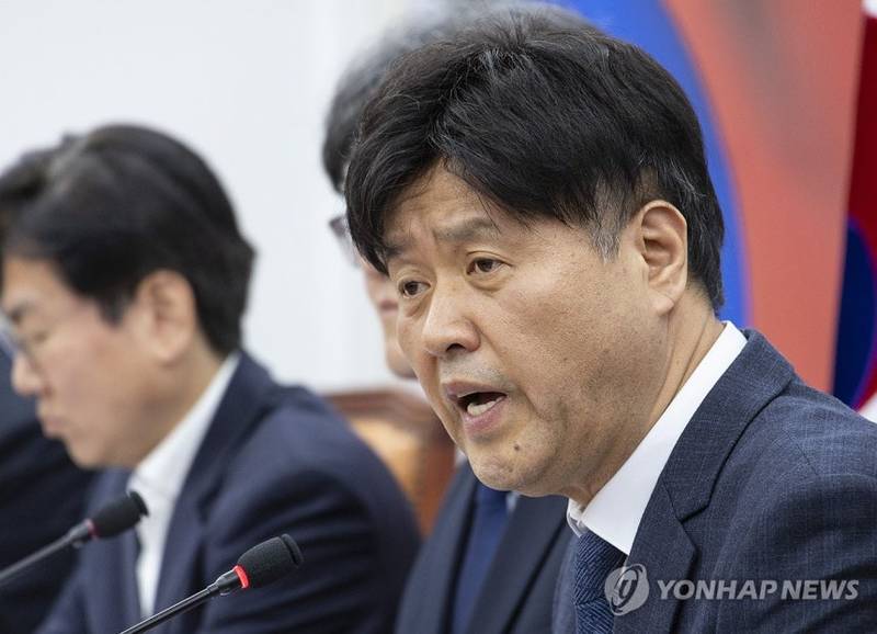 김용 기자간담회서 출마 선언