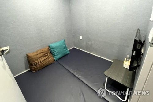 대법 "밀폐된 룸카페, 청소년 출입금지 업소 해당"