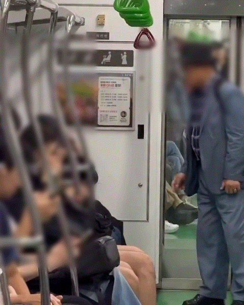 서울 지하철 2호선 교통약자석서 노인과 여성 몸싸움 영상 확산