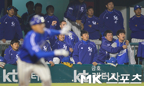 1승 3패로 벼랑 끝에 몰린 삼성 라이온즈에게 지금 필요한 것은 기적이 아닌 선취점이다. 당장 한 타석의 선전이 절실하다. 사진=한희재 기자