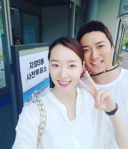 대선 사전투표율 26%…연예인들도 인증샷 독려