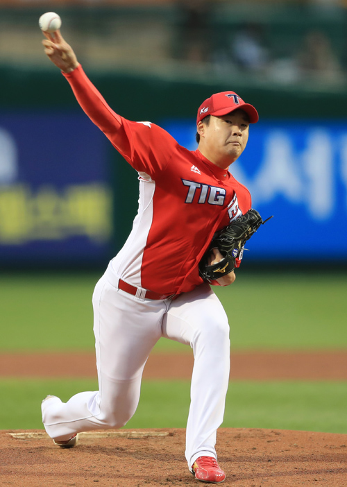 한승혁(사진)이 10일 선발로 등판해 호투하며 향후 전망을 기대하게 만들었다. 사진=KIA 타이거즈 제공