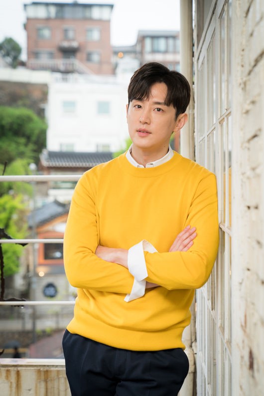 권율이 영화 `챔피언`으로 10년 만에 다시 만난 마동석을 극찬했다. 제공| 워너브라더스 코리아