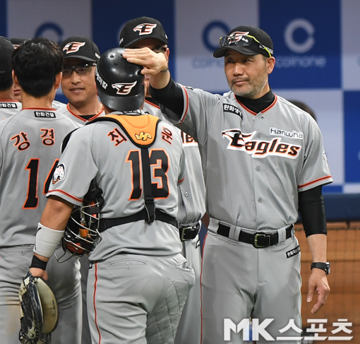 한용덕 감독이 이끄는 한화 이글스가 12일 넥센을 꺾고 2연승을 달렸다. 사진(고척)=김재현 기자