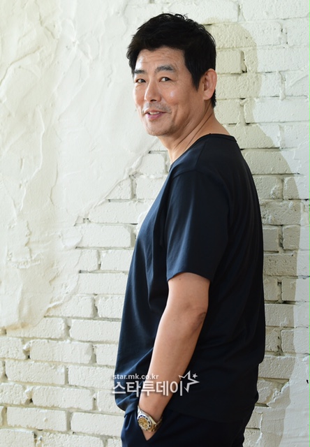 `탐정` 시리즈에 대한 믿음과 목표를 밝힌 성동일. 사진 I 강영국 기자