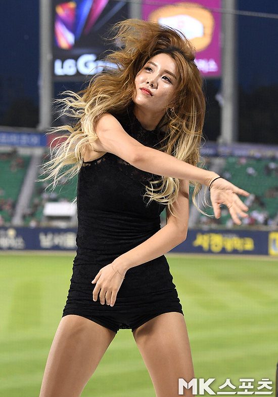 치어리더 김지은, 파워풀한 댄스 [MK포토] - MBN