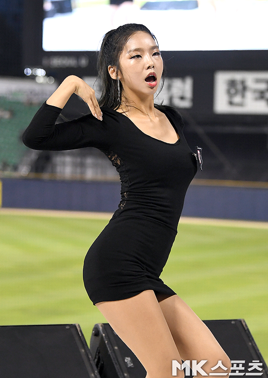 치어리더 이주아, 완벽한 S라인 [MK포토] - MBN