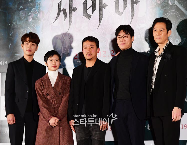 [포토] 영화 `사바하` 기대하세요