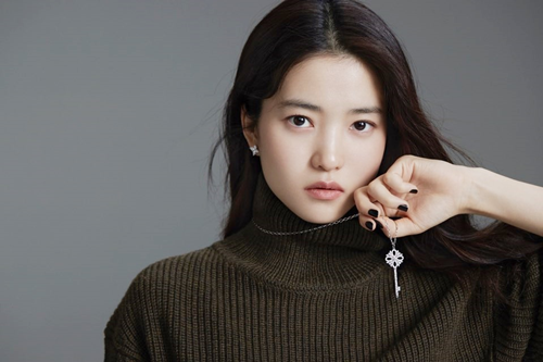 김태리 화보, 독보적 명품 아우라 발산 “2021년, 밝은 웃음 소망”