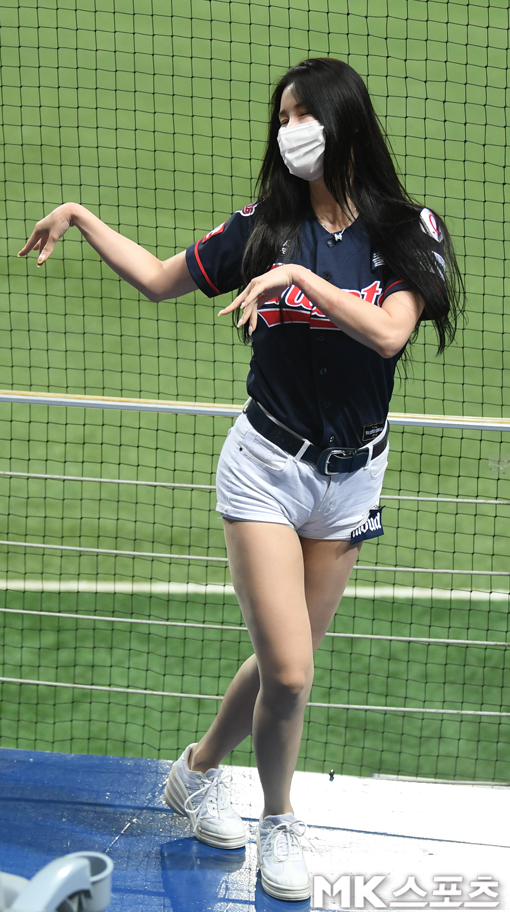 치어리더 이시아 '브레이브걸스 뺨치는 안무실력' [MK화보]