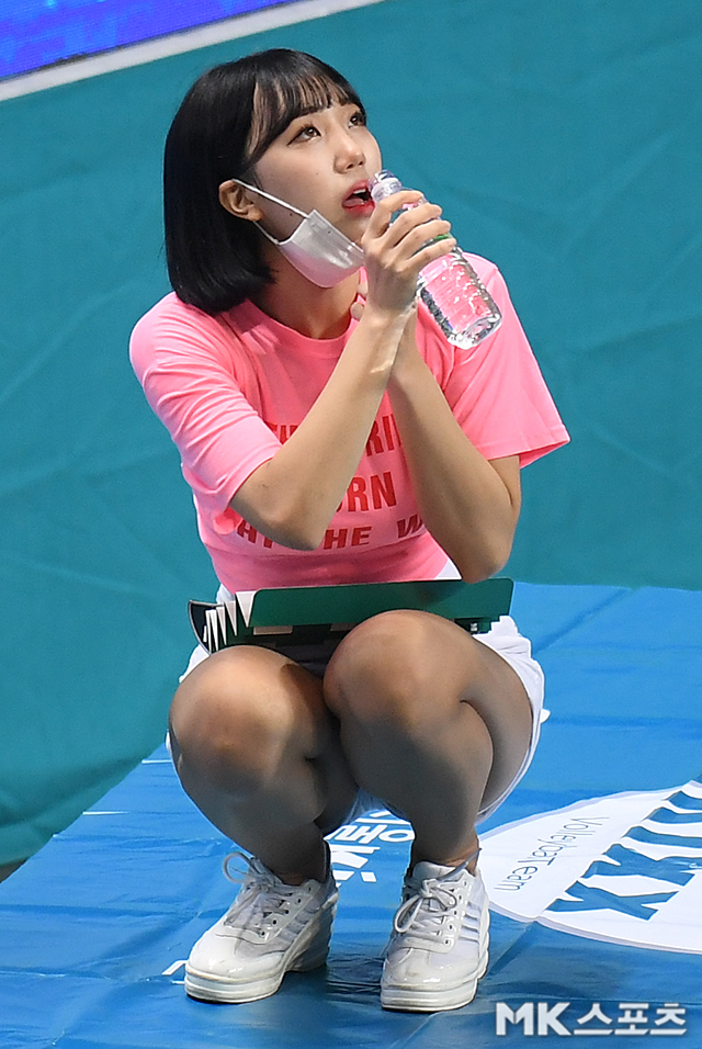 치어리더 박성은 목 축이는 시간 [MK포토] - MBN
