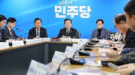 민주, 경선 여론조사서 '공정성 논란' 리서치디엔에이 배제